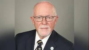 817 homes sold in Santa Monica, California with a median home sale price of  $1,565,000 in 2021