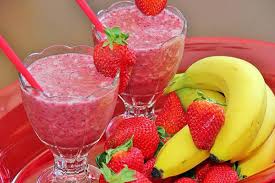 Macedonia di fragole e banane. Banane E Fragole La Merenda Perfetta