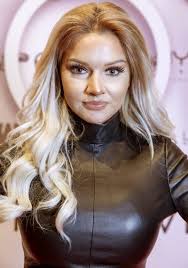 Shirin David: Alles über die Karriere, Rekorde, YouTube, Vermögen und Co.  der Rapperin