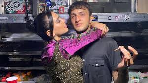 Dua lipa flies off from ibiza in a private jet alongside handsome anwar hadid after the couple show off love during their getaway to the party island. Anwar Hadid Responded To Dua Lipa S Grammys Win In The Most Adorable Way
