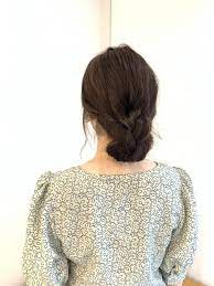髪が多くてもうまくいくゆるいお団子のまとめ髪アレンジ術 髪 アレンジ お団子 髪が多い