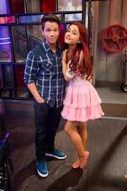 The show followed sam and cat in their adventures as roommates as they started a babysitting business together. Cat And Robbie Kiss Shefalitayal