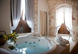 Weekend Romantico Hotel Con Vasca Idromassaggio In Camera Vasca Idromassaggio Idee Bagno Rustico Vasca