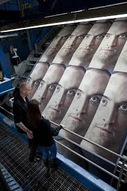 Арт-проект Face to Face. Трехмерный портрет из 250 слоев ковра