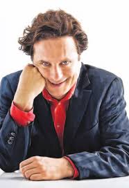 Standards für die älteren Gäste „Erste“ hat sich Rückkehr in die Landesliga  vorgenommen Geistreiche Satire und starke Mu