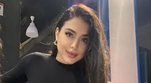 مين قلك إنها تعود إلى أصول لبنانية… ؟؟ أبوها الممثل طارق مرعشلي و أمها رنده مرعشلي. Ù‡ÙŠØ§ Ù…Ø±Ø¹Ø´Ù„ÙŠ Ø£Ø«Ø§Ø±Øª Ø§Ù„Ø¬Ø¯Ù„ Ø¨Ø¥Ø·Ù„Ø§Ù„Ø§ØªÙ‡Ø§ Ø§Ù„Ø¬Ø±ÙŠØ¦Ø© Ù‡Ø°Ù‡ Ø­Ù‚ÙŠÙ‚Ø© Ø®Ø·ÙÙ‡Ø§ ÙˆÙ…Ø§Ø°Ø§ Ø¹Ù† Ø®Ø·ÙˆØ¨ØªÙ‡Ø§ Ø¹Ù„Ù‰ Ù†Ø§ØµÙŠÙ Ø²ÙŠØªÙˆÙ†