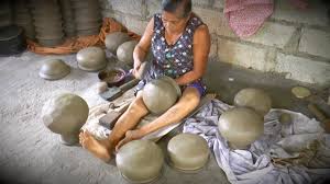 Click here to read our review. Primitive Clay Pottery Grandma Makes Clay Pots At Home For Living How To Make Your Own Clay Pots Youtube