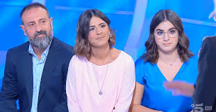 🔴 C E POSTA PER TE 😱 TERRIBILE TRAGEDIA PER RACHEL DOPO LA PUNTATA 😱 NEI CAMERINI IL PADRE HA..