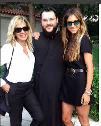 Δείτε την φωτογραφία που ανέβασε στο instagram. Sofia Karbela 8anashs Panoyrgias Baftisan Ton Deytero Gio Toys Life Is