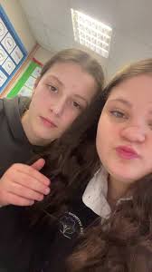 school sucks but this is fun😋@lois #fyp #plslike