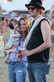 The divorce papers cite irreconcilable differences as the reason for the split and say spousal support will be based on a prenuptial agreement the couple signed when they were married, without giving details. Alicia Silverstone Brought Her Son Bear To Coachella S Second Weekend Celebrities Flock To Coachella Weekend Two Popsugar Celebrity Photo 52