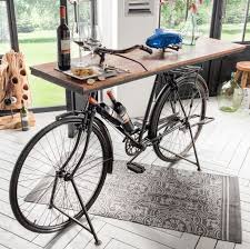 Fahrradtisch Tischplatte Mangoholz Bestellen Gestell Fahrrad Kaufen Echtem Einen Jetzt Sich Sie Mobel Aus Autoteilen Deko Fahrrad Recycling Mobel