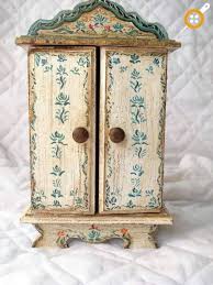 Ahsap Boyama Anahtarlik Modelleri 60 Adet Ahsap Boyama Objeleri 60 Adet Ahsap Anahtarlik Boyama Modelleri In 2020 Wood Art Painted Furniture Shrines Box