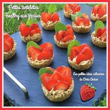 Nous Sommes Alles Ramasser Nos Fraises Chez Un Producteur Ce Weekend Puis J Ai Realise Ces Petites Tartelettes Healthy Aux En 2020 Mini Tarte Culinaire Recette Gateau
