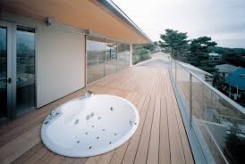 テラスにジャグジーのある家 建築家住宅のデザイン 外観 内観集 高級注文住宅 hop 浴室 坪庭 ジャグジー テラス
