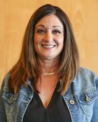 A big congratulations to Jennifer Alvarado, the Adams County Winter  Employee of the Season in the Making It Happen category! 🏅 This award  honors individuals who achieve exceptional outcomes despite facing  significant