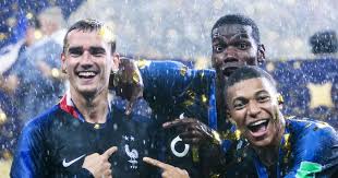 Découvrez l'ensemble des produits de l'équipe de france : Equipe De France Le Maillot 2 Etoiles Des Bleus En Vente Jeudi Ou Presque Purebreak