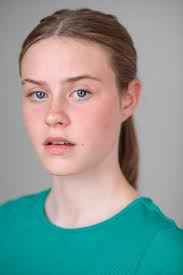 Headshot Sunday! :) Here are some recent ones of my daughter. I'd be really  interested to hear thoughts