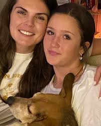 Nell Lee Bennett (@nell_bd) • Instagram photos and videos