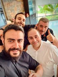 Lesley White Can I ask you a question, can you message me ? Thank you 😀