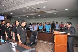 Kompleks pejabat kerajaan daerah petaling, no.1, persiaran atmosfera, seksyen u5, shah alam, 40150, malaysia. Pejabat Daerah Tanah Petaling Agensi Pertama Di Selangor Lafaz Ikrar Bebas Rasuah