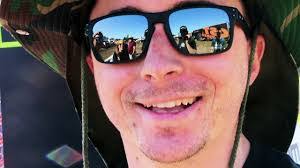 Elliot Phelps's Instagram, Twitter & Facebook