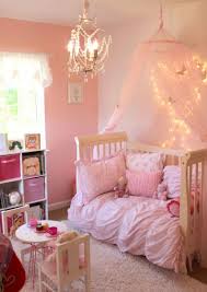 Little Girl S Bedroom Decorating Ideas And Adorable Girly Canopy Beds For Toddler Girls Future Home Small Room Bedroom Apartment Bedroom Decor Pink Bedro