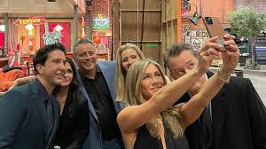 Check spelling or type a new query. Jennifer Aniston Teilt Private Bilder Der Friends Reunion Promiflash De