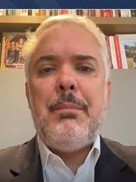 🇨🇴 El expresidente Iván Duque criticó la respuesta de Colombia de negar  la entrada de un avión proveniente de EE.UU. con migrantes nacionales  deportados. En entrevista con Noticias Telemundo Ahora, ...