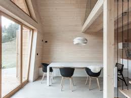 Este realizata din beton armat si este de tipul fundatie izolata sub stalpi cu grinzi de legatura la nivelul elevatiei. Construirea È™i Locuirea Intr O CasÄƒ Din Lemn