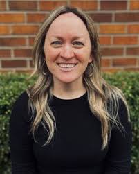 Beth Barnhart's Instagram, Twitter & Facebook