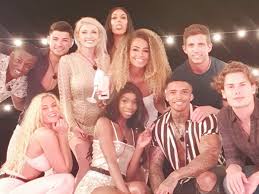 Want the love island villa secrets? Love Island The Real Reason Islanders Are Not Smoking Cigarettes In The Villa Revealed As Fans Question Disappearance Of Bad Habit Ok Magazine