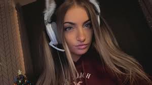 Good evening everyone 👋 Hope you're all having a good day today Wednesdays  always feel the longest day lol 😆 Tonight I'll be playing some Call of  Duty and going from there