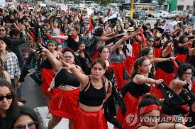 그곳에서 내 남편이 될 사람은 누구? ì—¬ì„±ì˜ ì§€ìœ„ í–¥ìƒì„ ìœ„í•´ ì„¸ê³„ ì—¬ì„±ì˜ ë‚  ë§žì´ ê¸°ë…í–‰ì‚¬ ì—°í•©ë‰´ìŠ¤