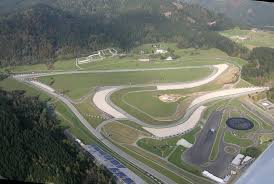 So sehen sie die trainings, qualifyings und rennen aller klassen live im tv oder neben der königsklasse sind auch die kleinen klassen der moto3 und moto2 wieder unterwegs. Tribune Schonberg Sonntag Tribune Schonberg Tickets2gp