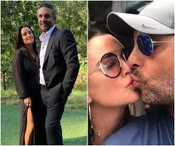 Kyle Richards makes fans "crazy" with his super funny trolling of his  ex-husband Mauricio Umansky