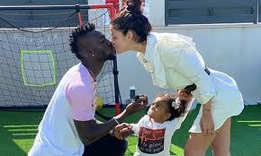 I knew what it felt like struggling to make money online; Lago Junior Demande Sa Copine En Mariage En Plein Confinement