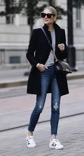 Sophisticated Looks For 40 Year Old Women En 2020 Tenues Chic Desinvolte Vetements Chics Idees De Mode