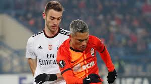 In this way, ferro has become valencia's second signing on sunday, after announcing the arrival of cutrone minutes before, also on loan. Valencia El Valencia Piensa En Ferro Que Quiere Salir Del Benfica As Com