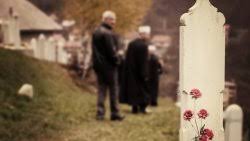 يشير رؤية حرث الأرض بالجرار في المنام إلى الجهد المبذول لكسب الأموال. Wwwfbboyeibkum