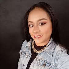 Estamos emocionados de presentarte nuestro nuevo Tratamiento en Crema para  Peinar con Ácido Hialurónico y Ceramidas! 😍 Una vez que lo pruebes, ¡te  enamorarás al instante! 💗 No esperes más, ¡asegúrate de