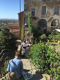 Per il secondo anno consecutivo quindi niente corse dei cavalli tra i terzieri castiglionesi sulla pista in tondo del parterre. Settimana Tre Getting To Know Castiglion Fiorentino Study In Italy