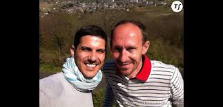 L'amour est dans le pré en replay est un divertissement à revoir gratuitement. Guillaume Et Son Nouvel Amoureux Rencontre Hors Camera Damien Terrafemina