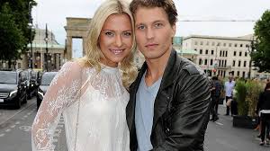 Macht ihr euch hübsch und schmeißt euch in ein schickes outfit. Valentina Pahde Und Raul Richter Gzsz Paar Zeigt Allen Seine Liebe