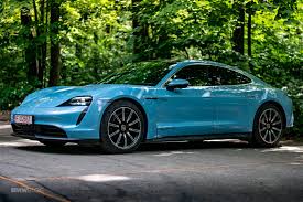 Edmunds also has porsche taycan pricing, mpg, specs, pictures, safety features, consumer reviews and more. Review 2020 Porsche Taycan 4s Is This The Best Electric Car In The World Mimicnews