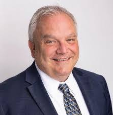 Benjamin Beazley's Instagram, Twitter & Facebook