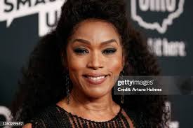 850 Angela Oh Photos & High Res Pictures