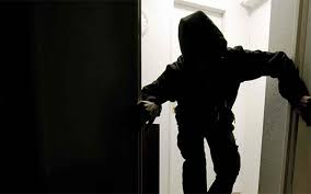 Furto con scasso in una casa rurale, avviate le indagini