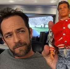Luke with his Dylan doll ❤️ : r/BeverlyHills90210