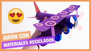 Si queréis pasar tiempo con los peques de la casa, podéis decorar vuestro aeroplano de papel con unas pegatinas, para que se entretengan. Como Hacer Un Avion Para Ninos Con Materiales Reciclados Manualidades En Casa Diy Youtube